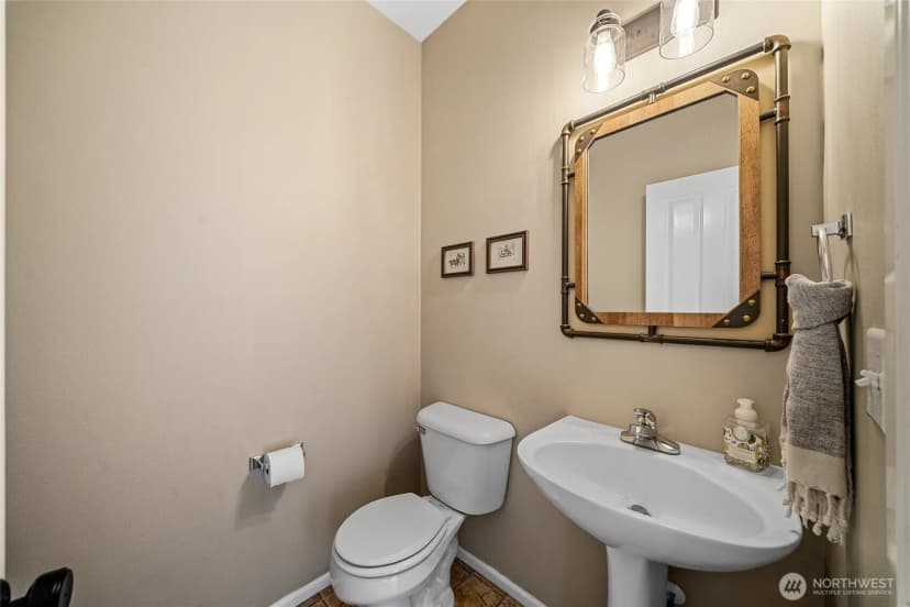 Property photo for 4417 5th Avenue Nw, Olympia photo 15