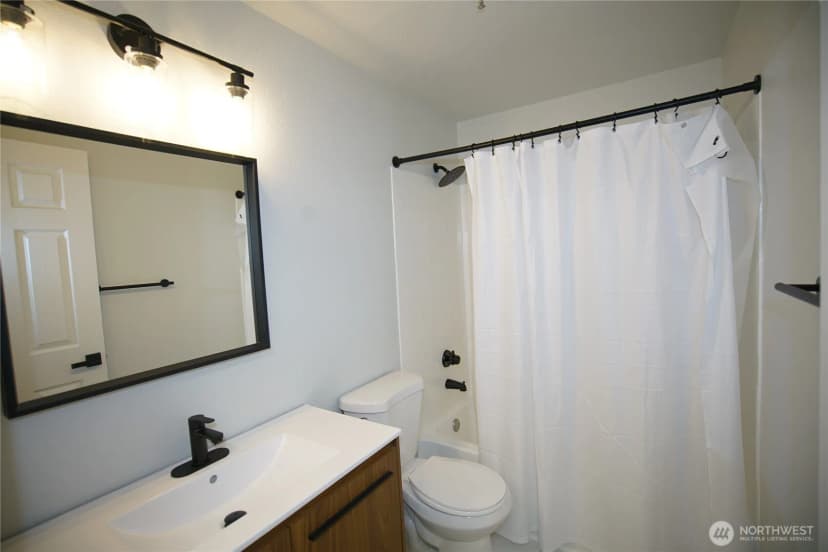 Property photo for 215 Sw 100th Street #b-102, Everett photo 10