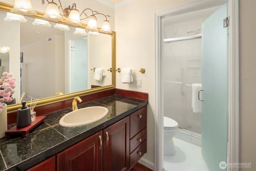 Property photo for 2565 Dexter Avenue N #303, Seattle photo 30