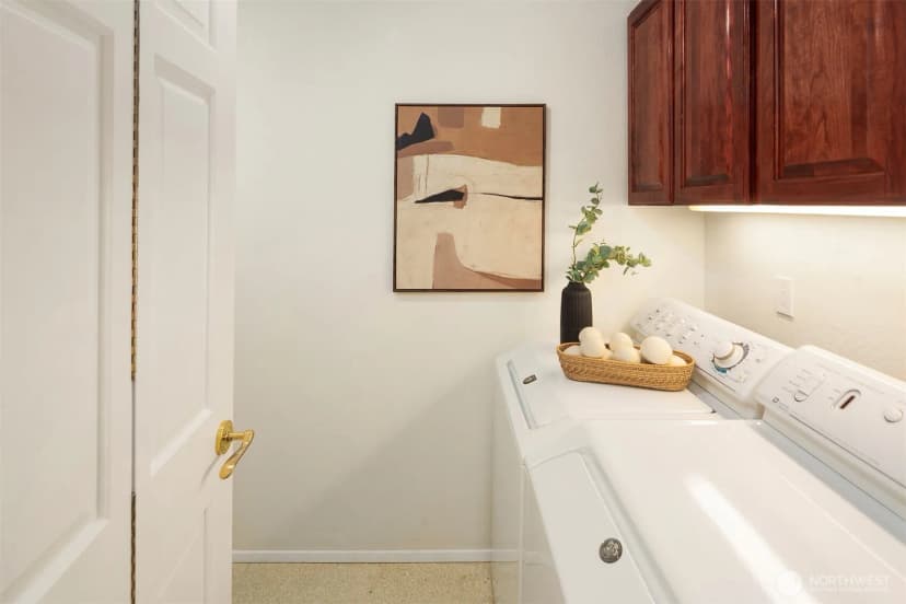 Property photo for 2565 Dexter Avenue N #303, Seattle photo 34