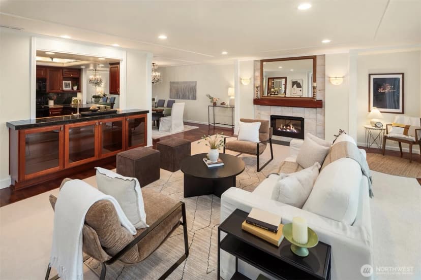 Property photo for 2565 Dexter Avenue N #303, Seattle photo 10
