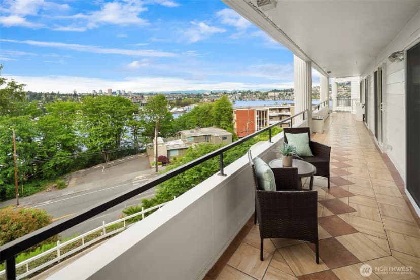 Property photo for 2565 Dexter Avenue N #303, Seattle photo 12