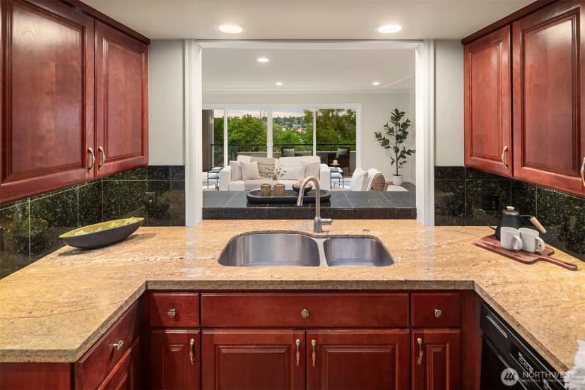 Property photo for 2565 Dexter Avenue N #303, Seattle photo 21