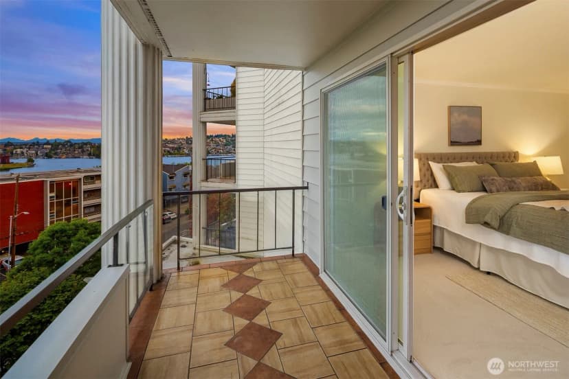 Property photo for 2565 Dexter Avenue N #303, Seattle photo 28