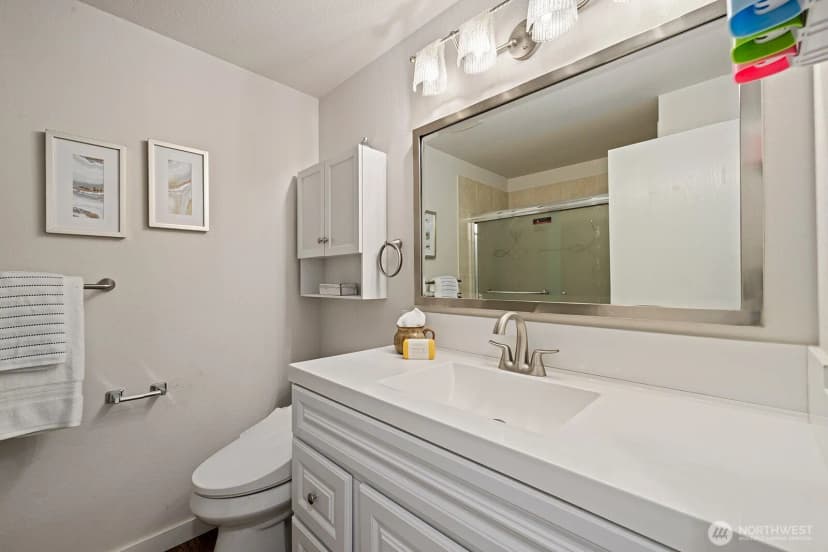 Property photo for 10710 126th Place Ne, Kirkland photo 25
