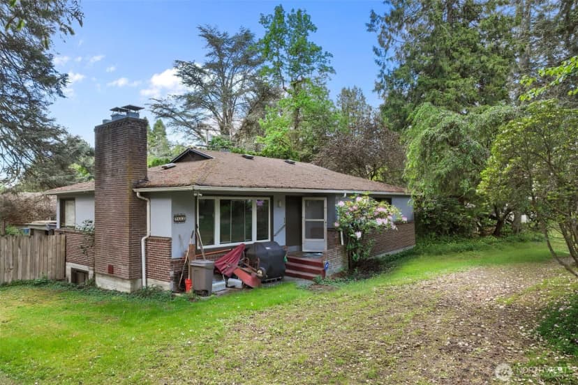 Property photo for 7002 Ne 170th Street, Kenmore photo 2