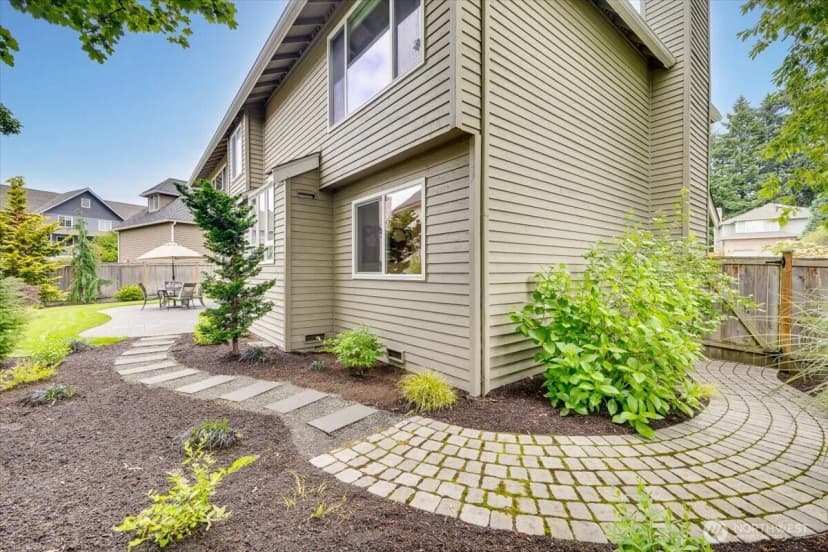 Property photo for 6041 118th Avenue Se, Bellevue photo 38