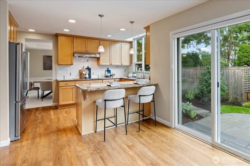 Property photo for 6041 118th Avenue Se, Bellevue photo 12