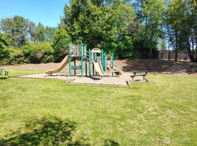 Property photo for 5810 137th Place Se, Everett photo 27