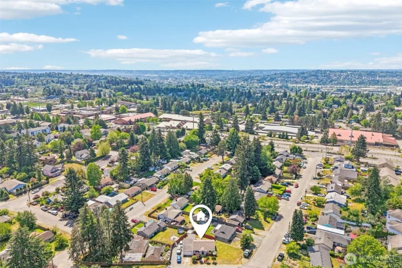 Property photo for 3425 Ne 7th Place, Renton photo 32