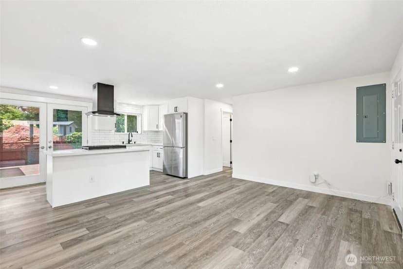 Property photo for 3425 Ne 7th Place, Renton photo 9