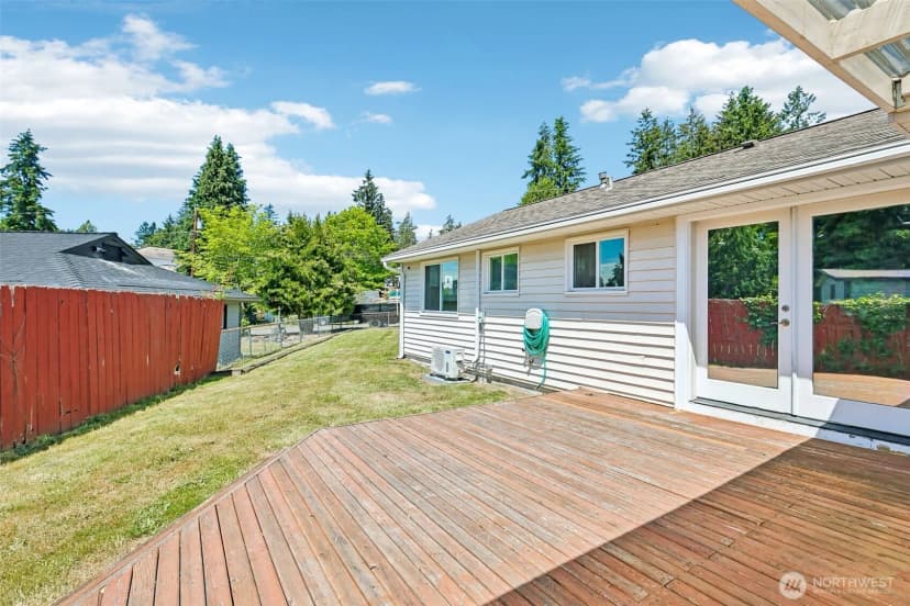 Property photo for 3425 Ne 7th Place, Renton photo 23