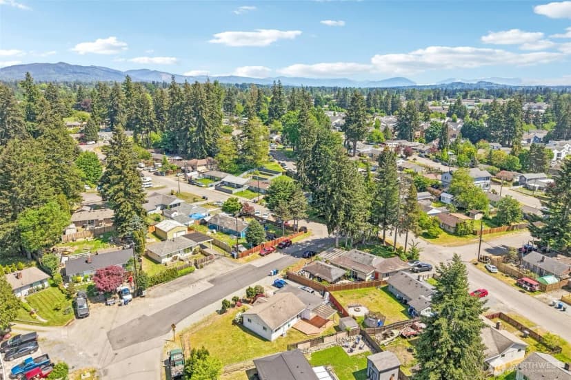 Property photo for 3425 Ne 7th Place, Renton photo 30