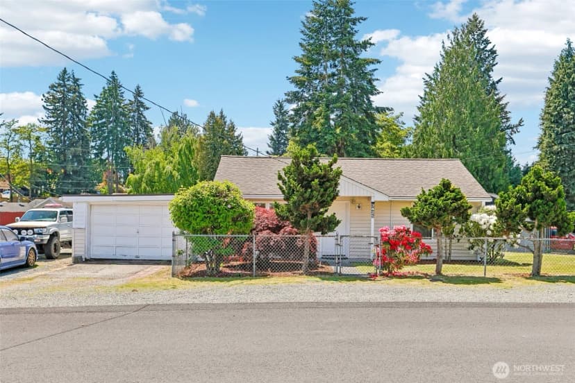 Property photo for 3425 Ne 7th Place, Renton photo 35