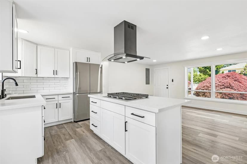 Property photo for 3425 Ne 7th Place, Renton photo 3