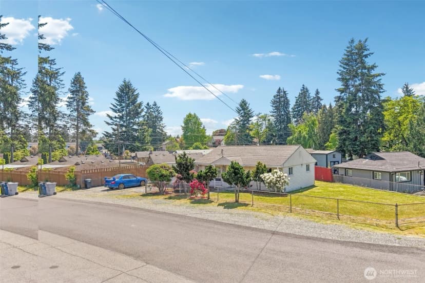 Property photo for 3425 Ne 7th Place, Renton photo 26