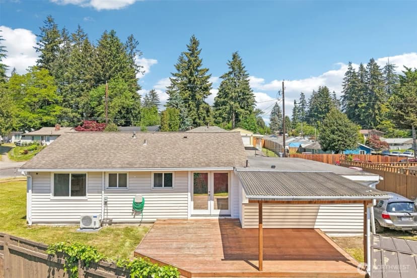 Property photo for 3425 Ne 7th Place, Renton photo 24