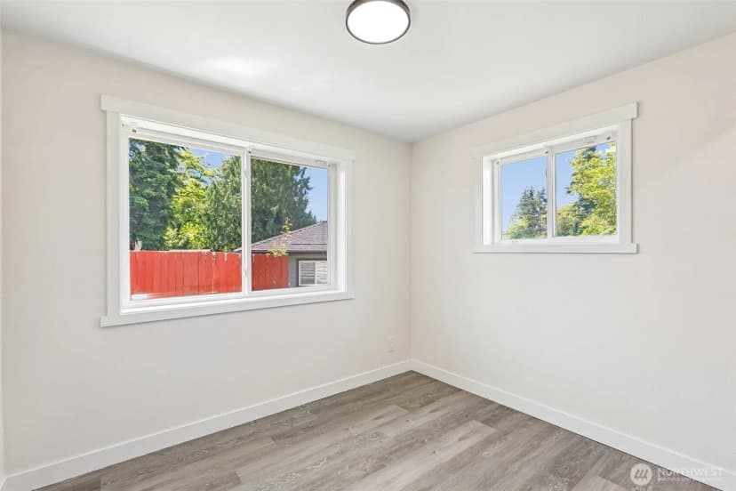Property photo for 3425 Ne 7th Place, Renton photo 11