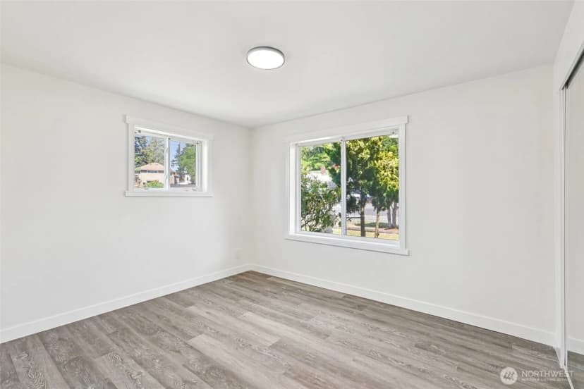 Property photo for 3425 Ne 7th Place, Renton photo 17