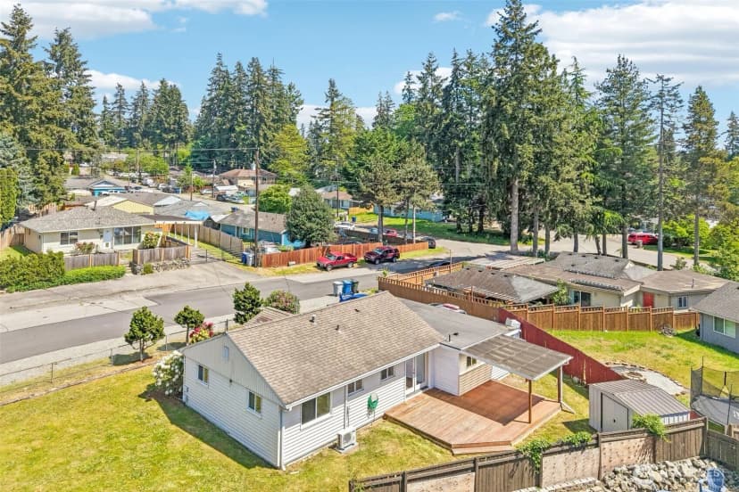 Property photo for 3425 Ne 7th Place, Renton photo 29