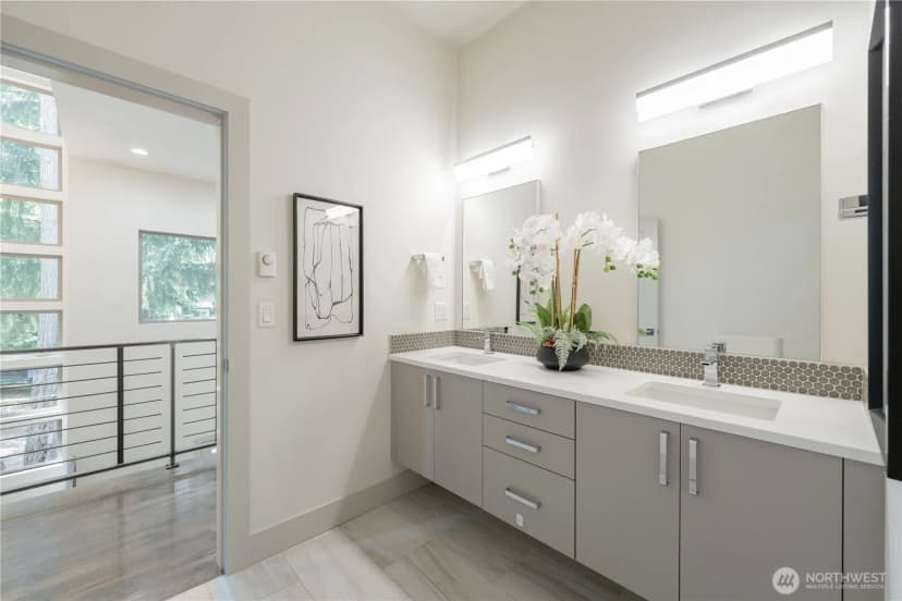 Property photo for 3034 Ne 89th, Seattle photo 32