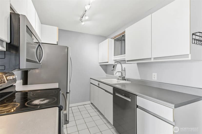 Property photo for 400 Melrose Avenue E #204, Seattle photo 14