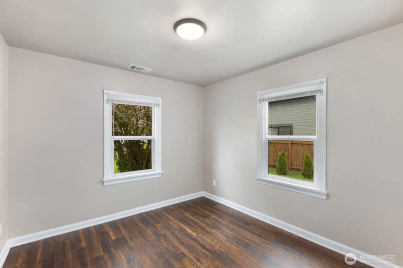 Property photo for 1009 E Orange Avenue, Burlington photo 19