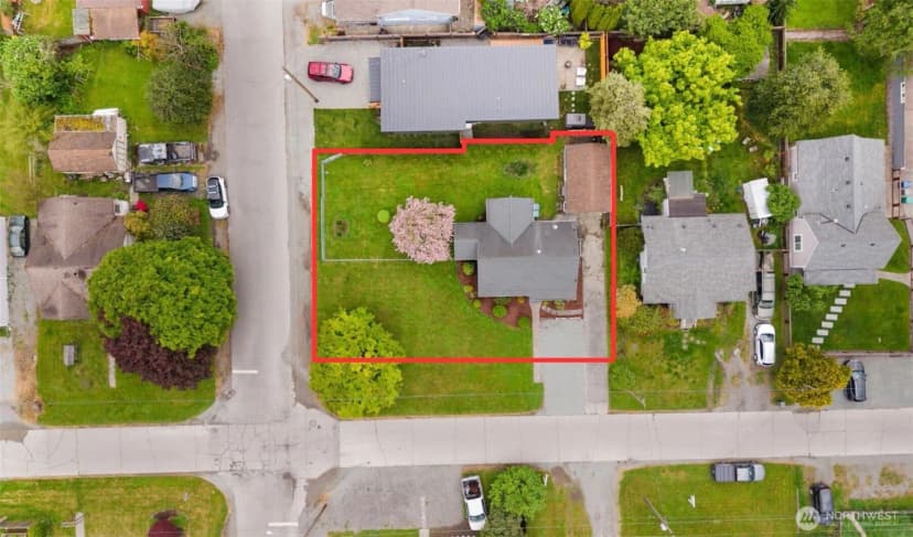Property photo for 1009 E Orange Avenue, Burlington photo 27