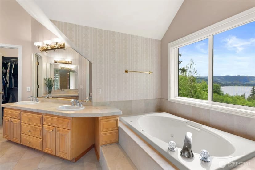 Property photo for 1410 Summit Lake Shore Road Nw, Olympia photo 24