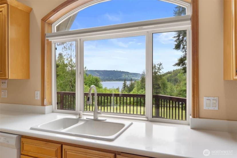 Property photo for 1410 Summit Lake Shore Road Nw, Olympia photo 13