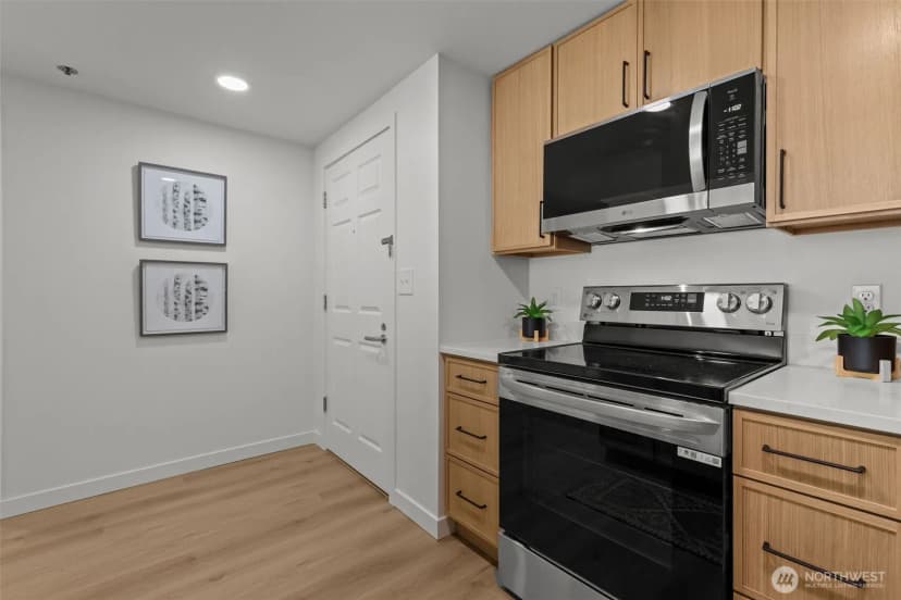 Property photo for 2600 2nd Ave #504, Seattle photo 10