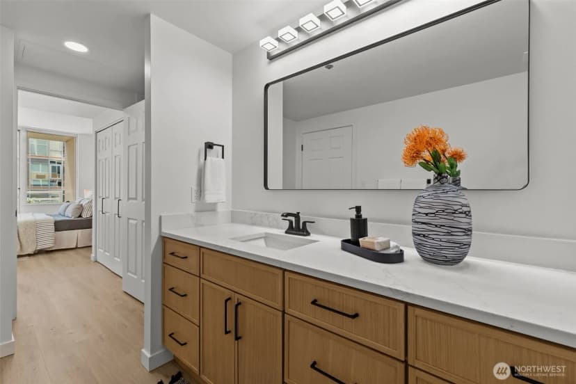 Property photo for 2600 2nd Ave #504, Seattle photo 18