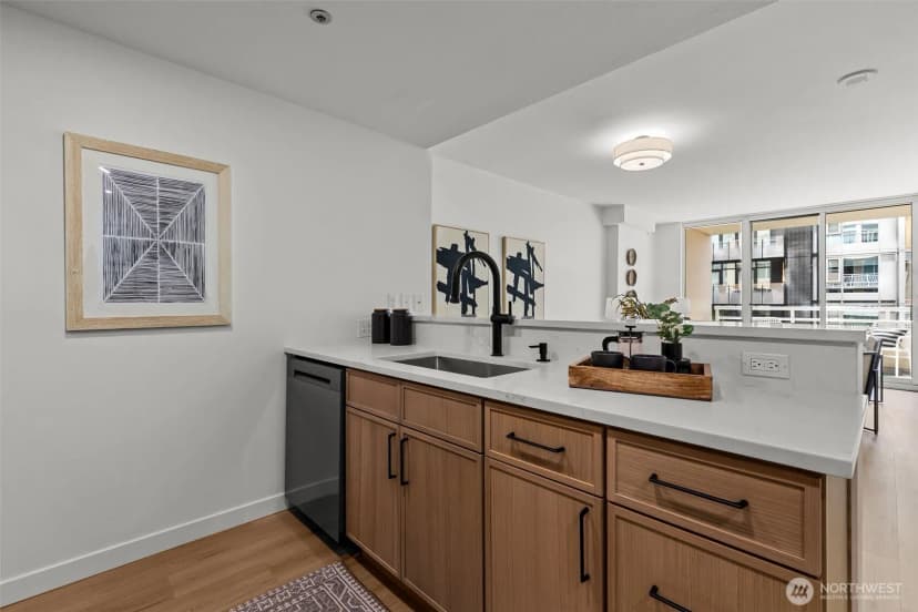 Property photo for 2600 2nd Ave #504, Seattle photo 12