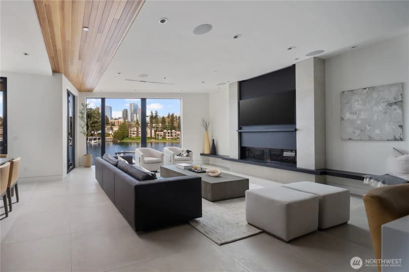 Property photo for 9810 Se Shoreland Drive, Bellevue photo 15