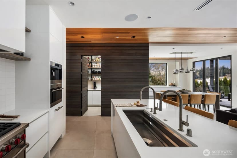 Property photo for 9810 Se Shoreland Drive, Bellevue photo 17