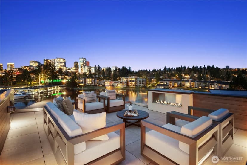 Property photo for 9810 Se Shoreland Drive, Bellevue photo 2
