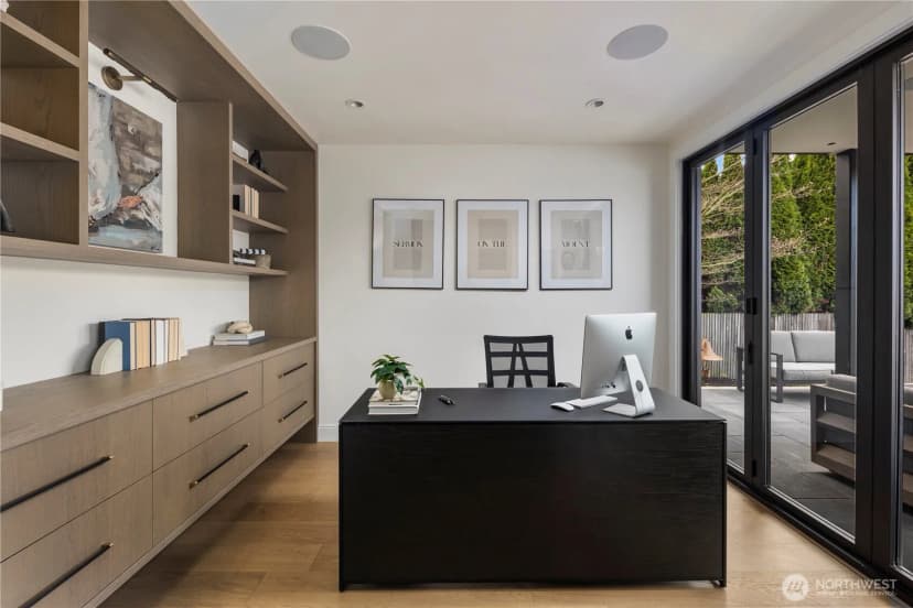 Property photo for 9810 Se Shoreland Drive, Bellevue photo 38