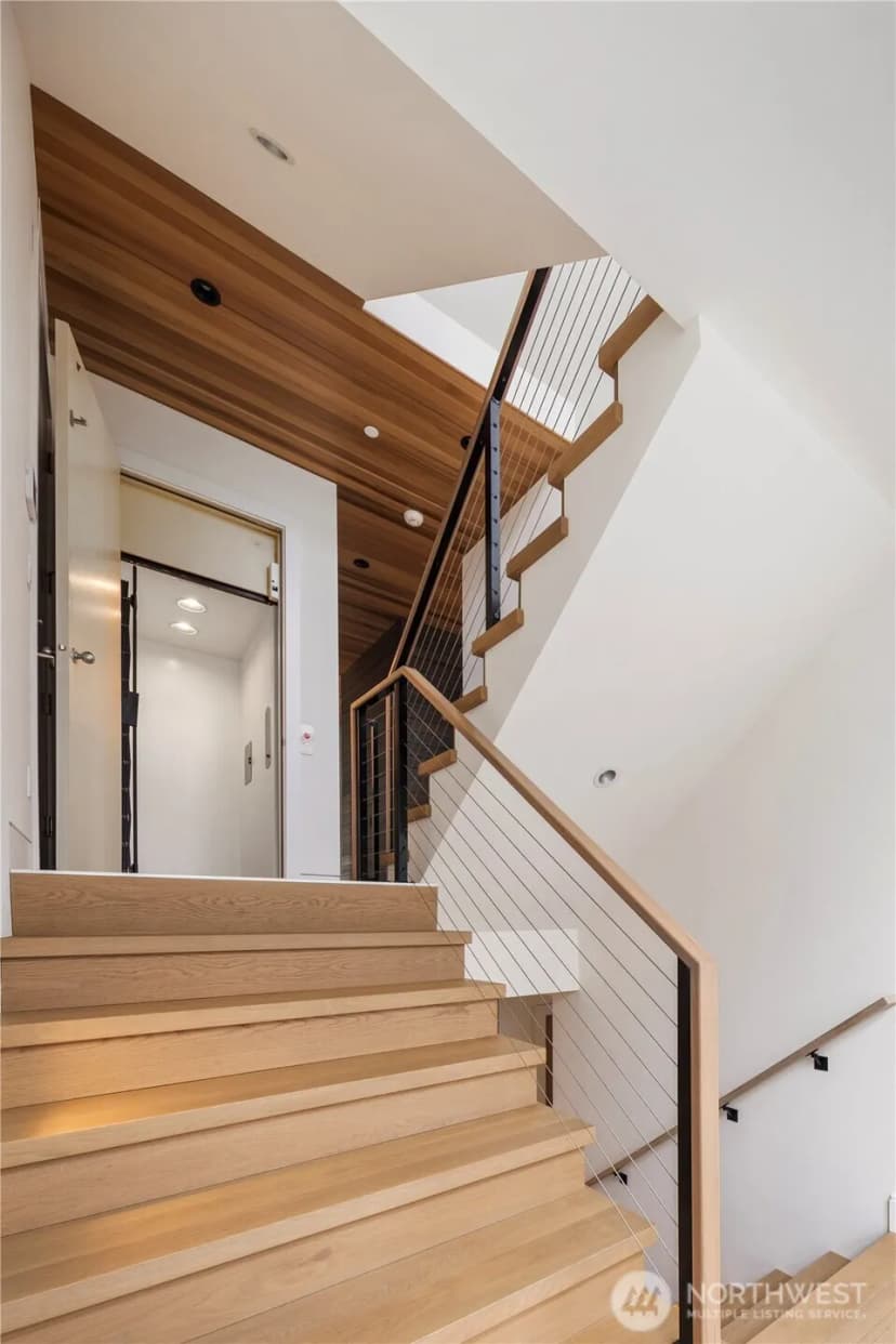 Property photo for 9810 Se Shoreland Drive, Bellevue photo 32
