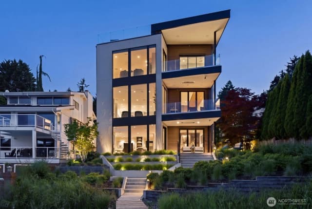 Property photo for 9810 Se Shoreland Drive, Bellevue photo 4