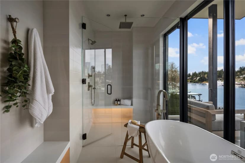 Property photo for 9810 Se Shoreland Drive, Bellevue photo 25