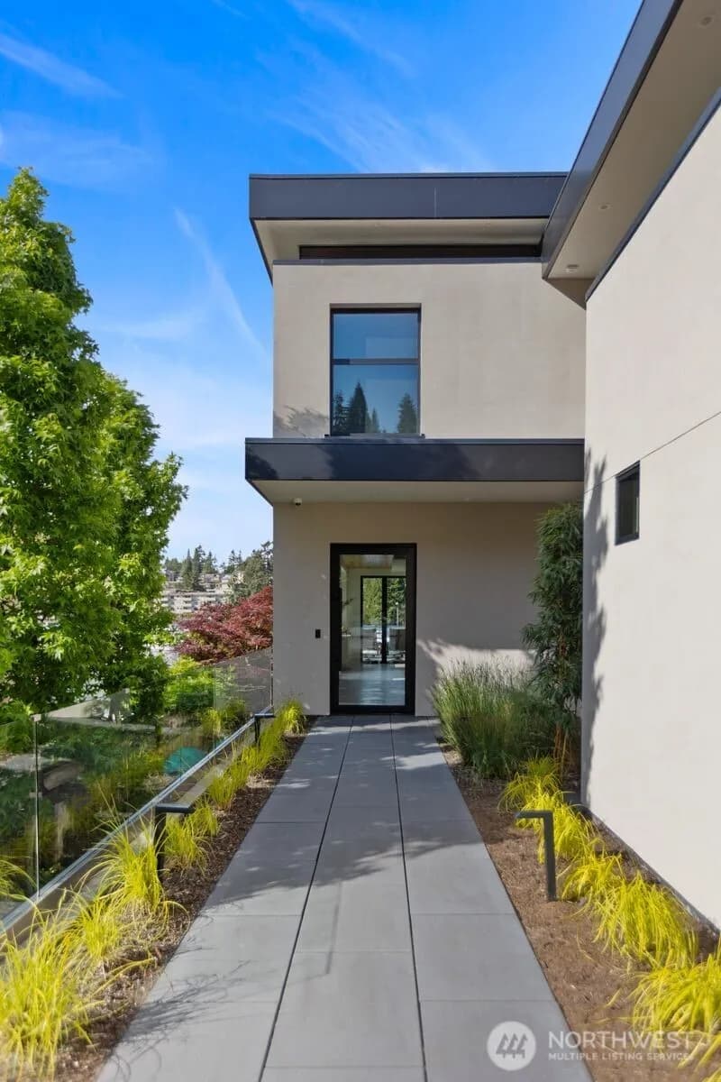 Property photo for 9810 Se Shoreland Drive, Bellevue photo 7