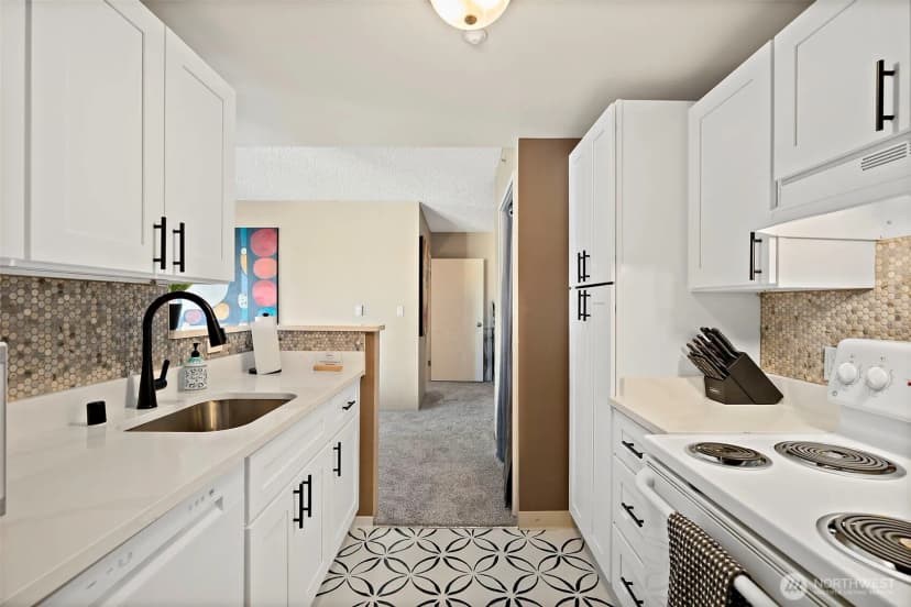 Property photo for 1415 2nd Avenue #1404, Seattle photo 8