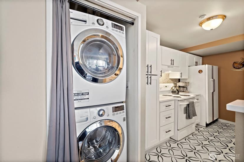 Property photo for 1415 2nd Avenue #1404, Seattle photo 16