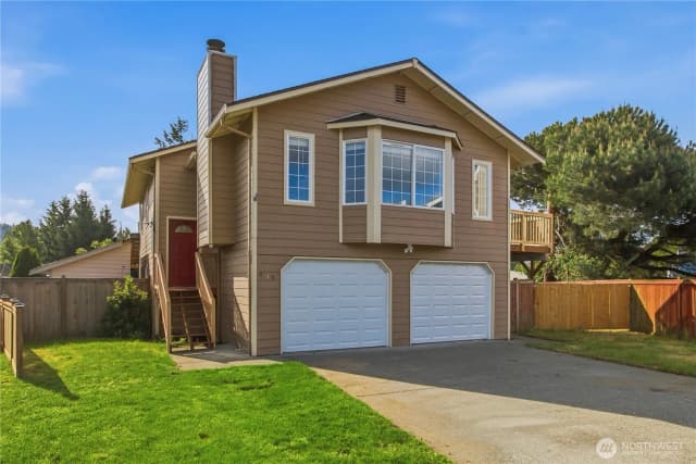 Property photo for 439 Hawthorne Avenue S, Pacific
