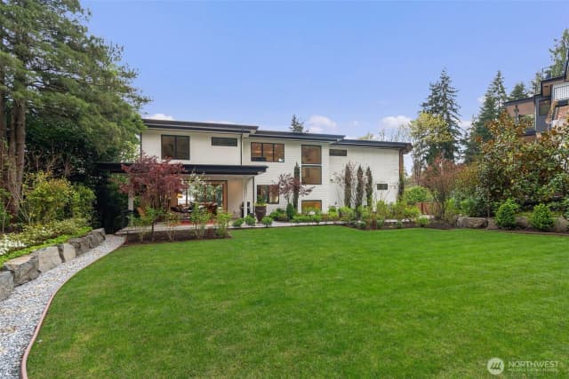 Property photo for 9818 Se 42nd Place, Mercer Island photo 3