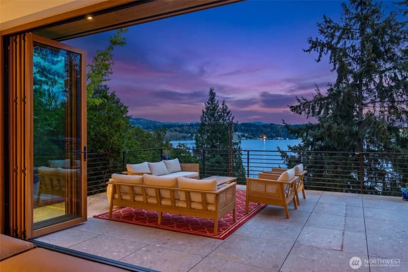 Property photo for 9818 Se 42nd Place, Mercer Island photo 5