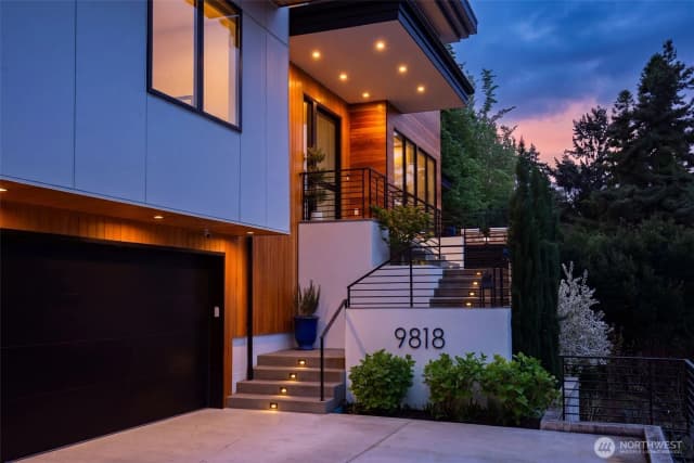 Property photo for 9818 Se 42nd Place, Mercer Island photo 4