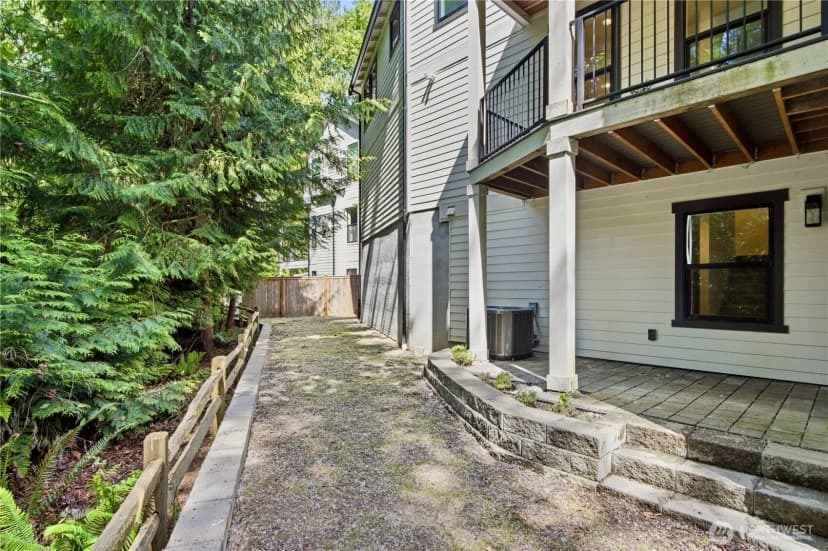 Property photo for 12109 Ne 105th St, Kirkland photo 35