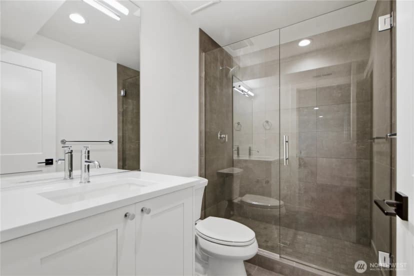 Property photo for 12109 Ne 105th St, Kirkland photo 31