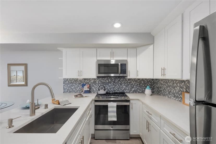 Property photo for 3022 Sw Bradford St #2, Seattle photo 6
